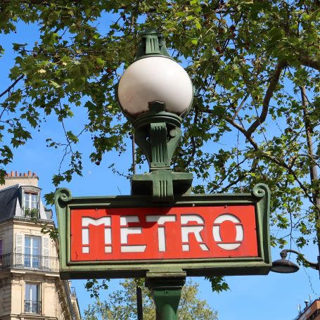 Ligne de métro - ESG Tourisme